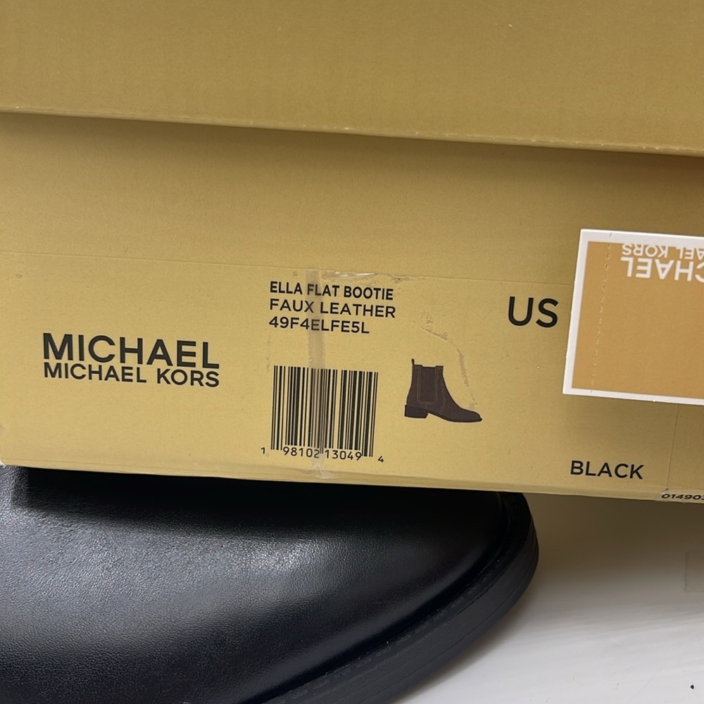 Michael Kors ELLA FLAT BOOTIE
FAUX LEATHER
49F4ELFE5L
BLACK - Picture 16 of 16